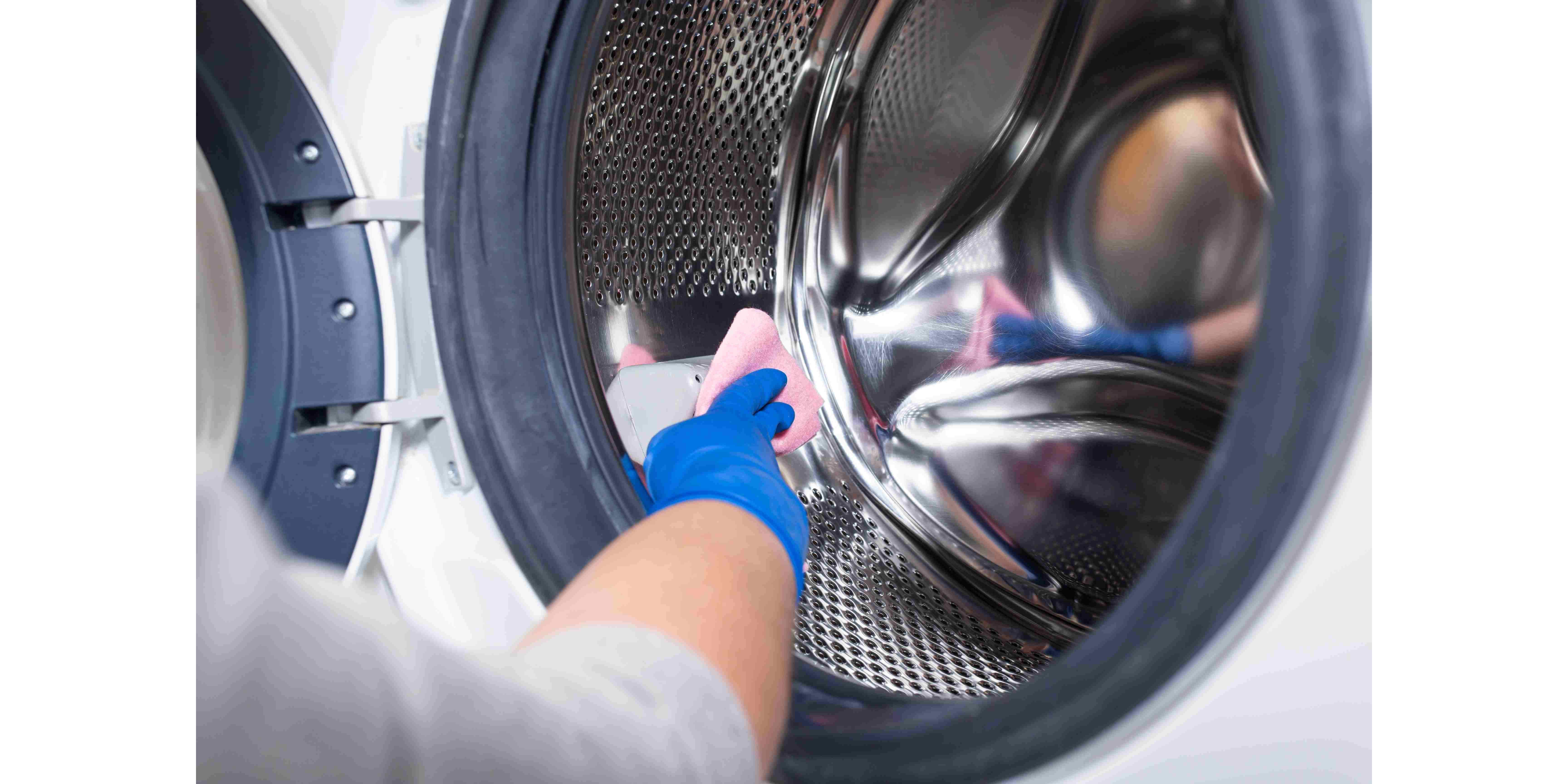 preparation of washing machine. clean washer after wash
