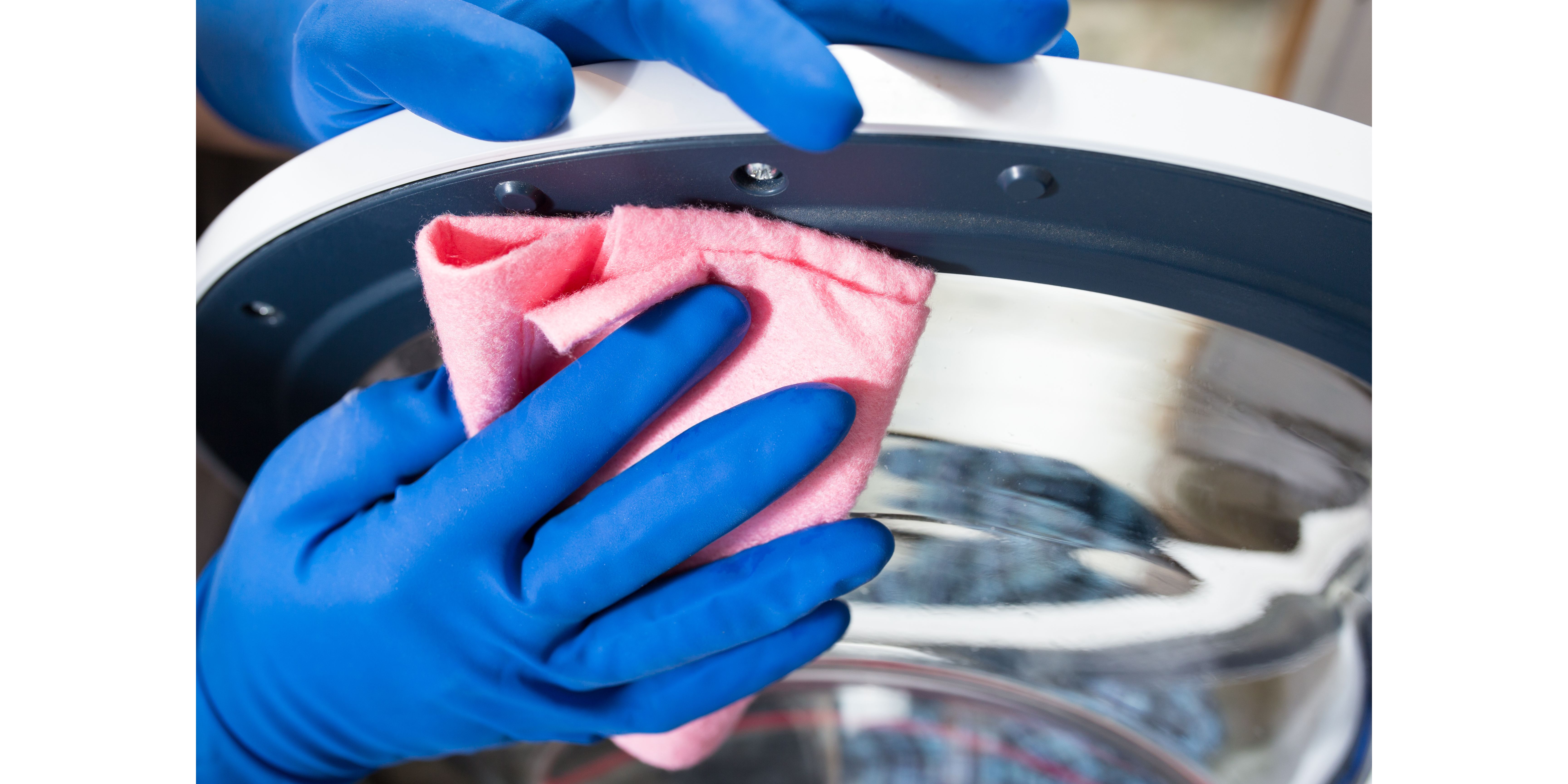 cleaning a washing machine
